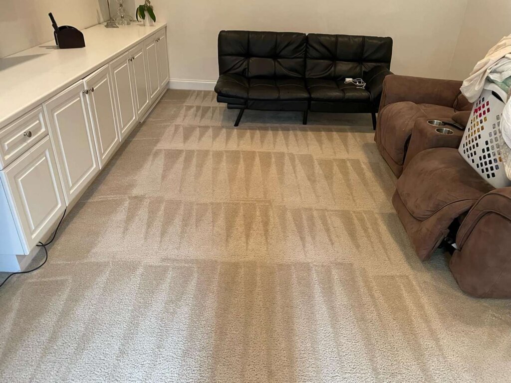 Carpet Cleaning Service - serving Sacramento, CA and surrounding areas. Request your free quote today!
